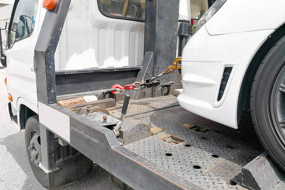 The Difference Between Hitch And Flatbed Towing