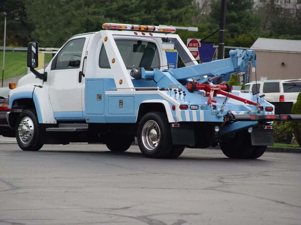 Quick and Reliable Motorcycle Tire Change: MR Towing’s Lifesaver on the Road